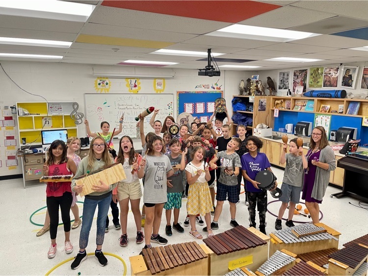 Skyway students exploring instruments in music class