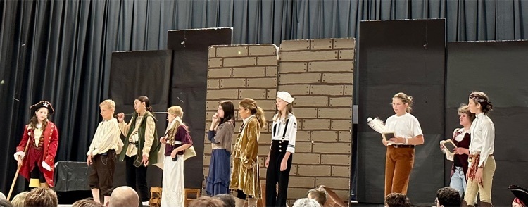 An incredible performance by Piñon Valley Elementary School’s 6th Grade at this year’s dinner theatre production of Treasure Island under the direction of Mrs. Peterson…Bravo!