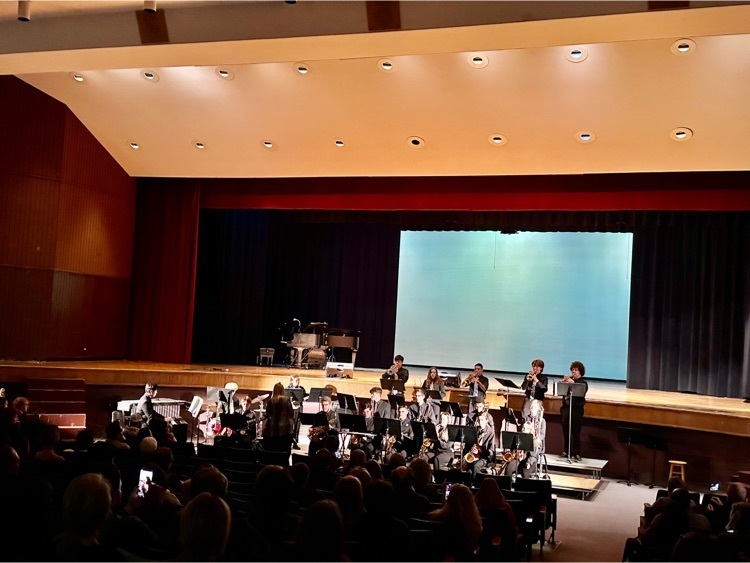 What incredible performances at this evening’s ‘Jazz Night 2022’ featuring our CMJH Jazz Band, Metallics Jazz Choir, and CMHS Jazz Band!