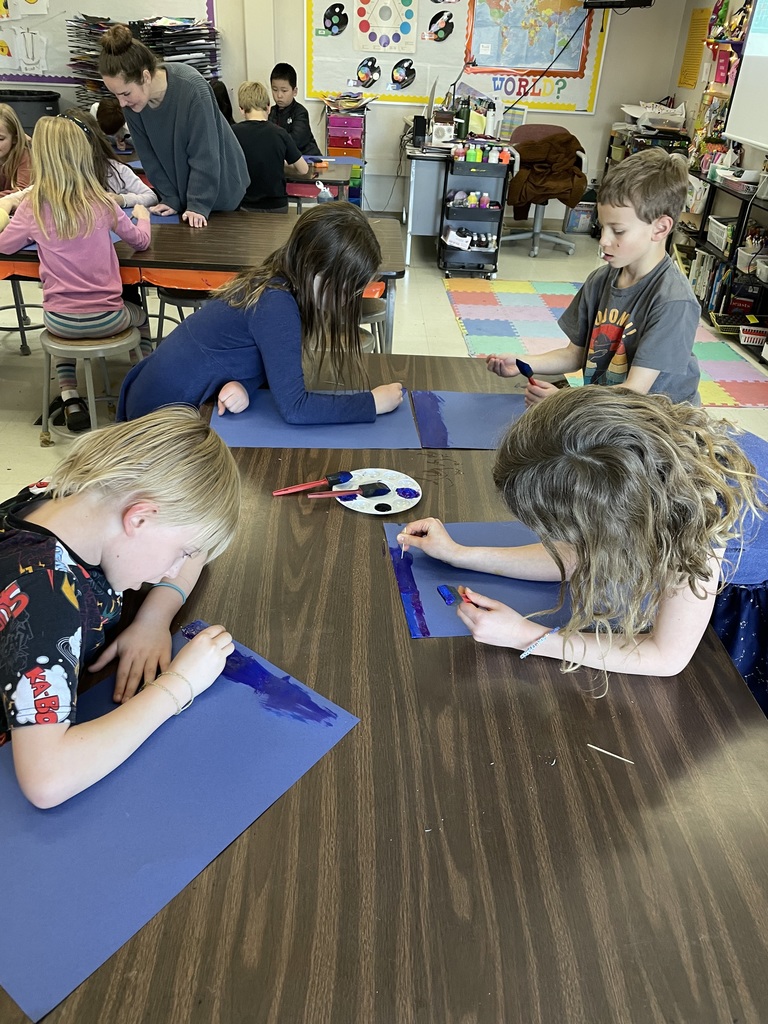 Our GCE 2nd graders are starting their Starry Night projects in Art! 