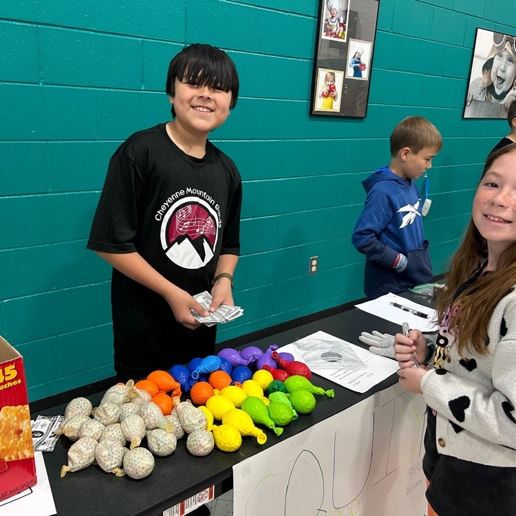 Our 4th Grade Market Day was hugely successful today!  Our marketer's ideas for products were brilliant! Almost everything sold out while profit margins were maximized and a fun market experience was had by all!