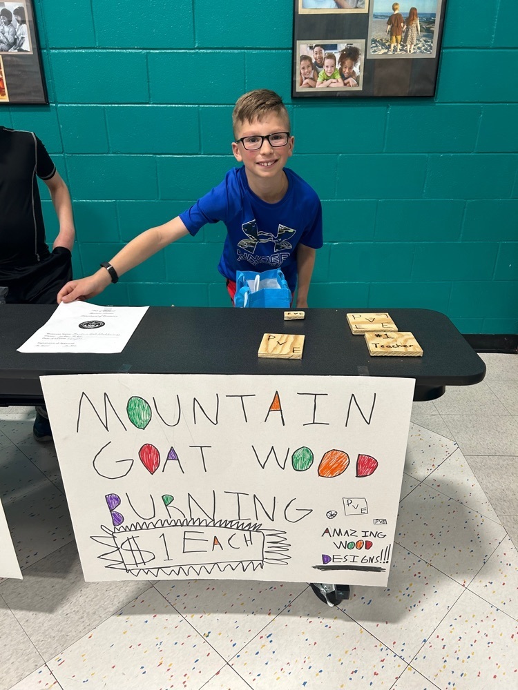 Our 4th Grade Market Day was hugely successful today!  Our marketer's ideas for products were brilliant! Almost everything sold out while profit margins were maximized and a fun market experience was had by all!